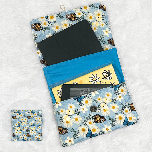 Blue Daisy Butterflies E-Reader & Book Sleeve